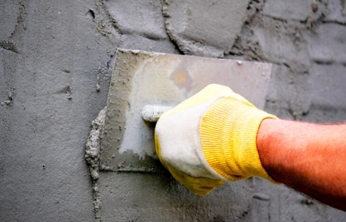 come si deve intonacare un muro